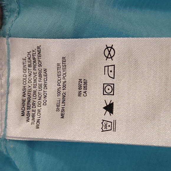 Columbia button down sleeveless top. - Picture 6 of 10